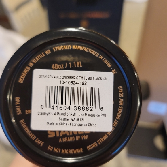Stanley Quencher 40 oz Black Gloss Deco NIB - Picture 11 of 16